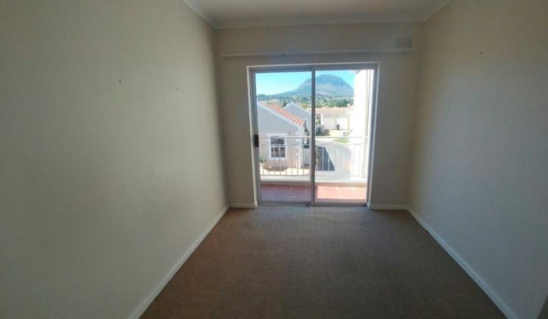 To Let 3 Bedroom Property for Rent in Somerset Ridge Western Cape